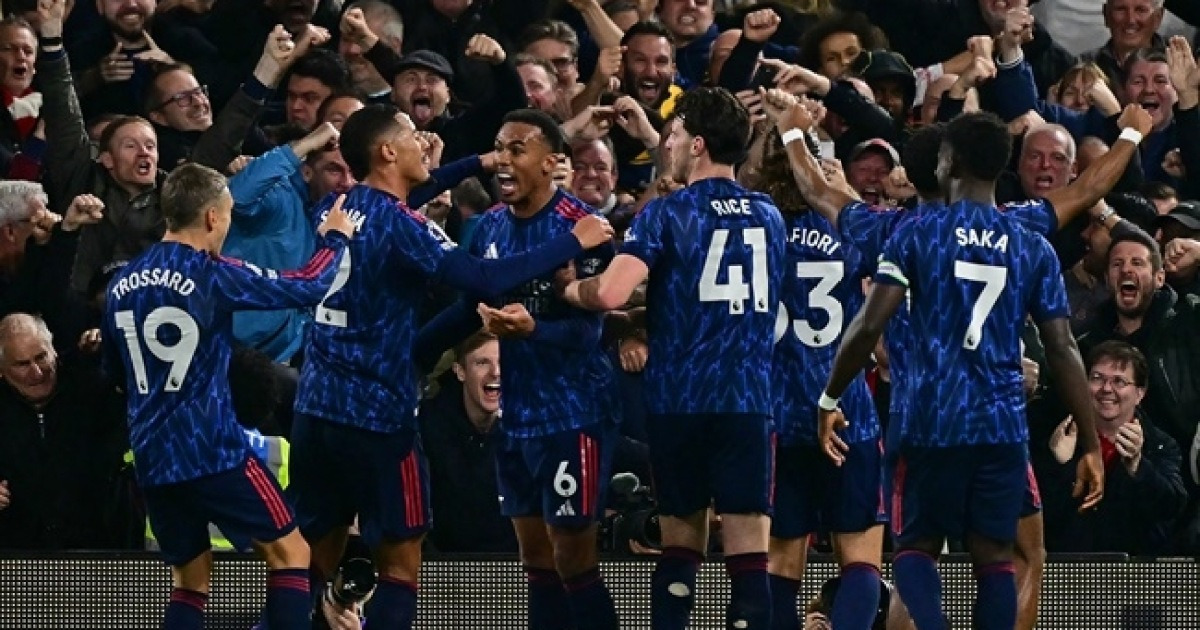 ‘코너킥’ 왕이 될 상인가…‘트로사르 결승골’ 아스널, EPL 1위 수성 → 풀럼 원정 악몽 극복, 1-0 신승