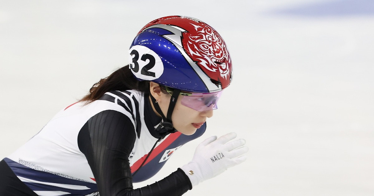 쇼트트랙 최민정, 2차 월드투어 女 1500m 金…짜릿한 역전극