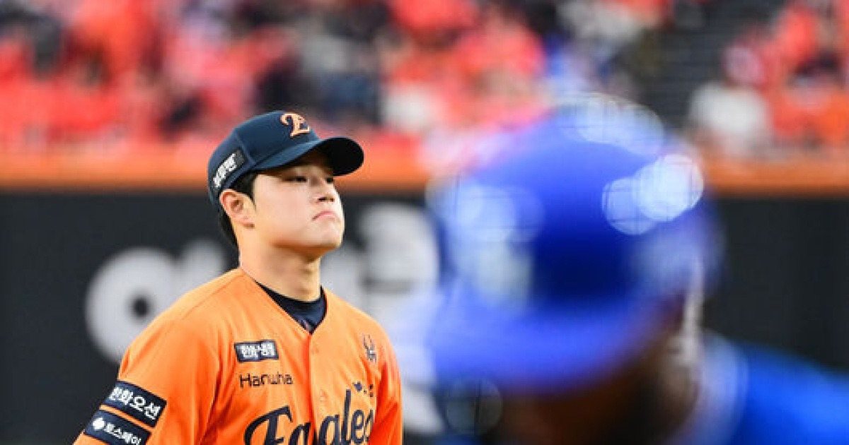 '1승1패' 한화 선택의 기로, 삼성이 가장 두려운 투수인데…3차전 불펜이냐, 4차전 선발이냐 '가을 운명 좌우할 문동주 활용법'