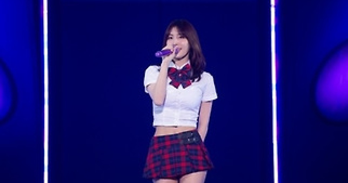 트와이스 “원스 앞으로도 함께하자!” 데뷔 10주년 기념 동반자 원스 사랑 가득 팬미팅