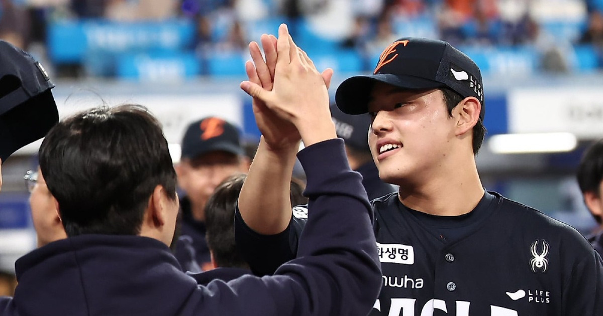 PO 2승 책임진 한화 문동주 “절대 지지 않겠다는 마음”