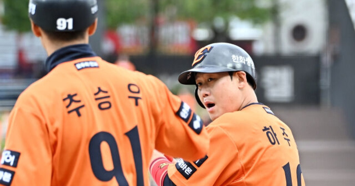 한화 가을야구 최고의 반전남은 1.1억원 하주석…10월에 주전 2루수라니, 1년 전엔 아무도 예상 못 했어