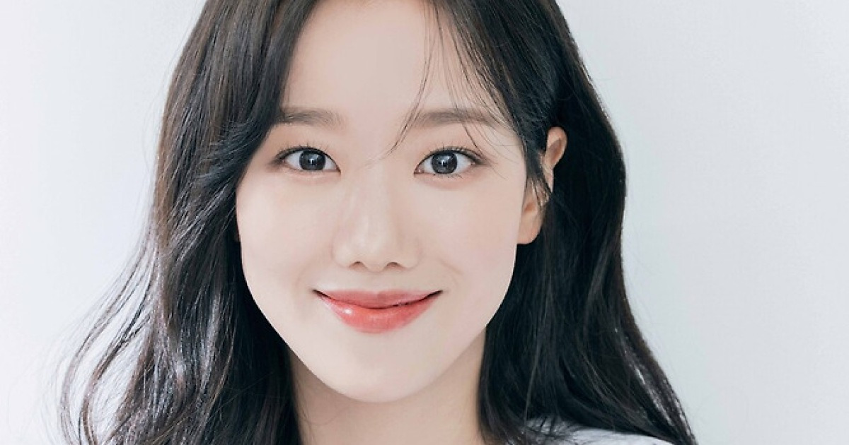 이나은, '왕따 논란' 후 6년 만에 마이크 잡았다…"작품에 책임감 있게 임해"