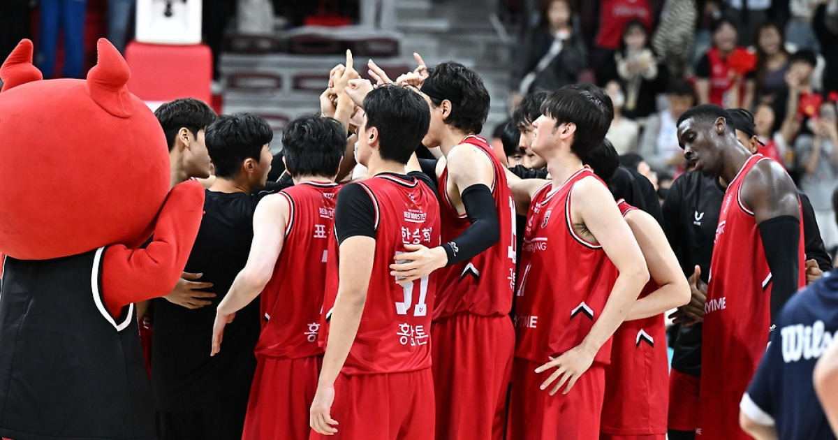 프로농구 정관장, KCC 5연승 저지하고 3연승…단독 선두 도약