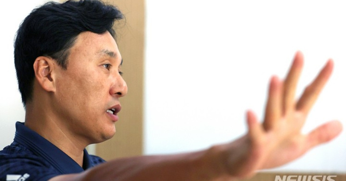 '9위 추락→자진 사임' 이승엽 前 두산 감독, 야인 생활 접고 친정팀 향한다...요미우리 임시코치 합류 소식에 日 팬들 '들썩' "정식 타격코치 맡아줘"