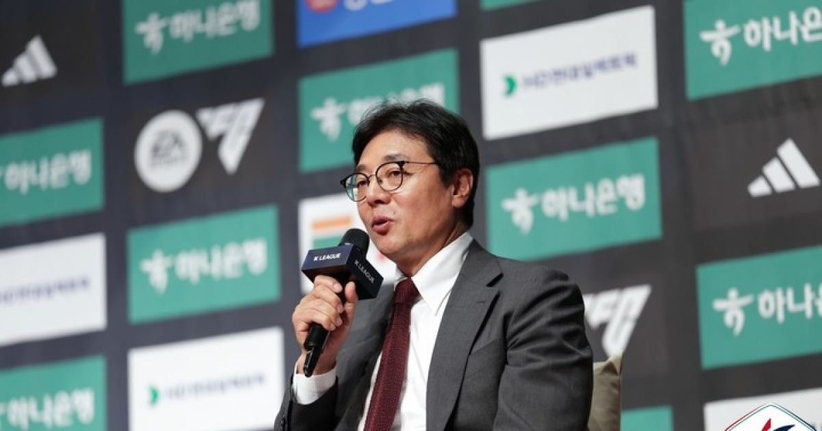 신태용 감독 저격 이청용 '골프 세레머니' 본 황선홍 감독 "안타깝고 부끄럽다...존중하고 배려해야"
