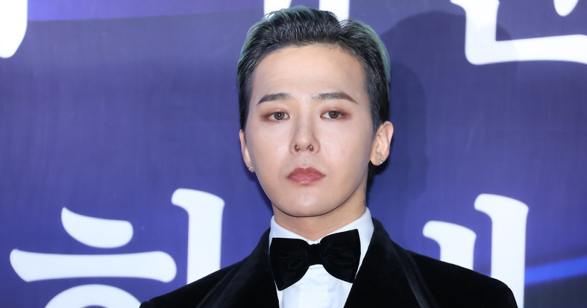지드래곤 “꿈꾸게 해준 선배님들, 매일 밤 빛나는 별”…최연소 훈장 주인공