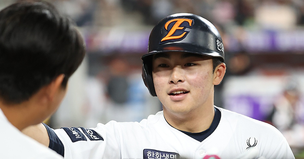한화 선취점에 다 걸었다, PO 최다 타점이 번트라니? 문현빈 희생→노시환 채은성 연속 타점
