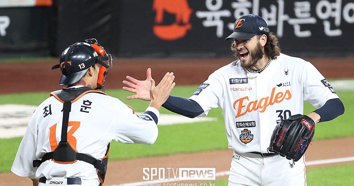 폰세도 간절하다, 타구 맞아도 버티고 KBO 최초 고의4구까지…처절하게 5이닝 1실점 역투