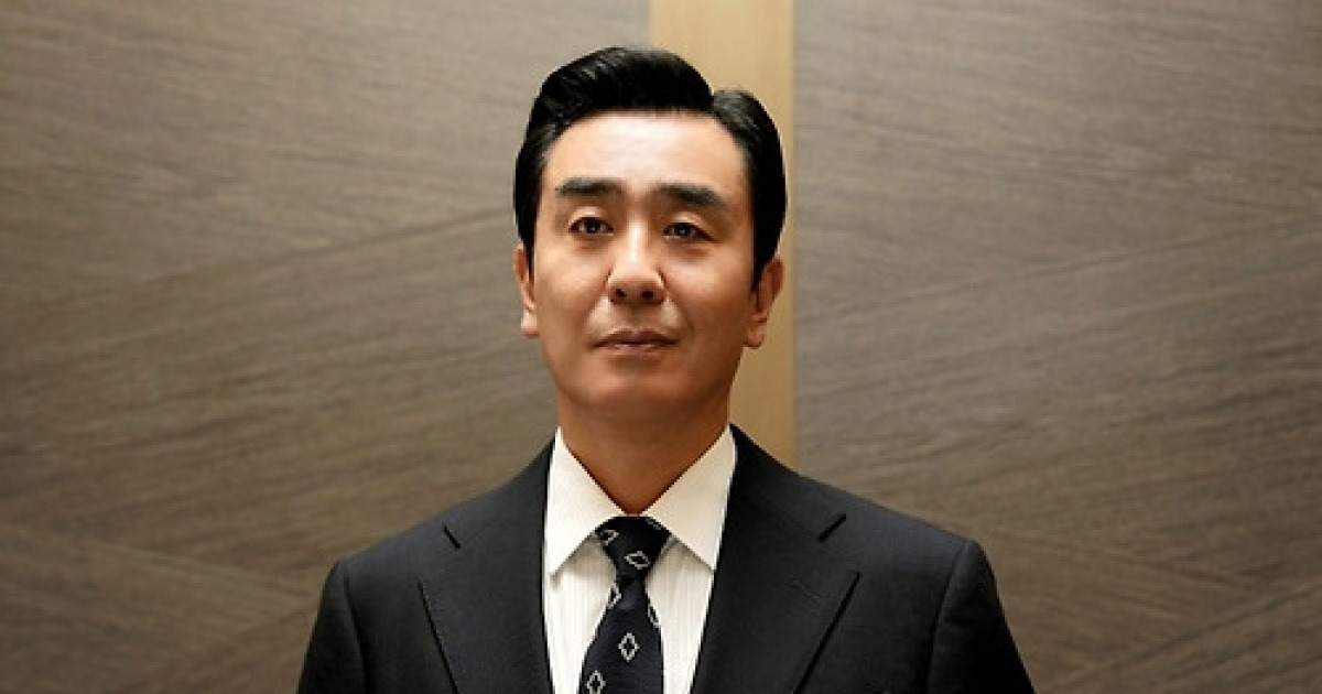 ‘김 부장 이야기’ 류승룡, 대기업 부장의 폼나는 출근 현장
