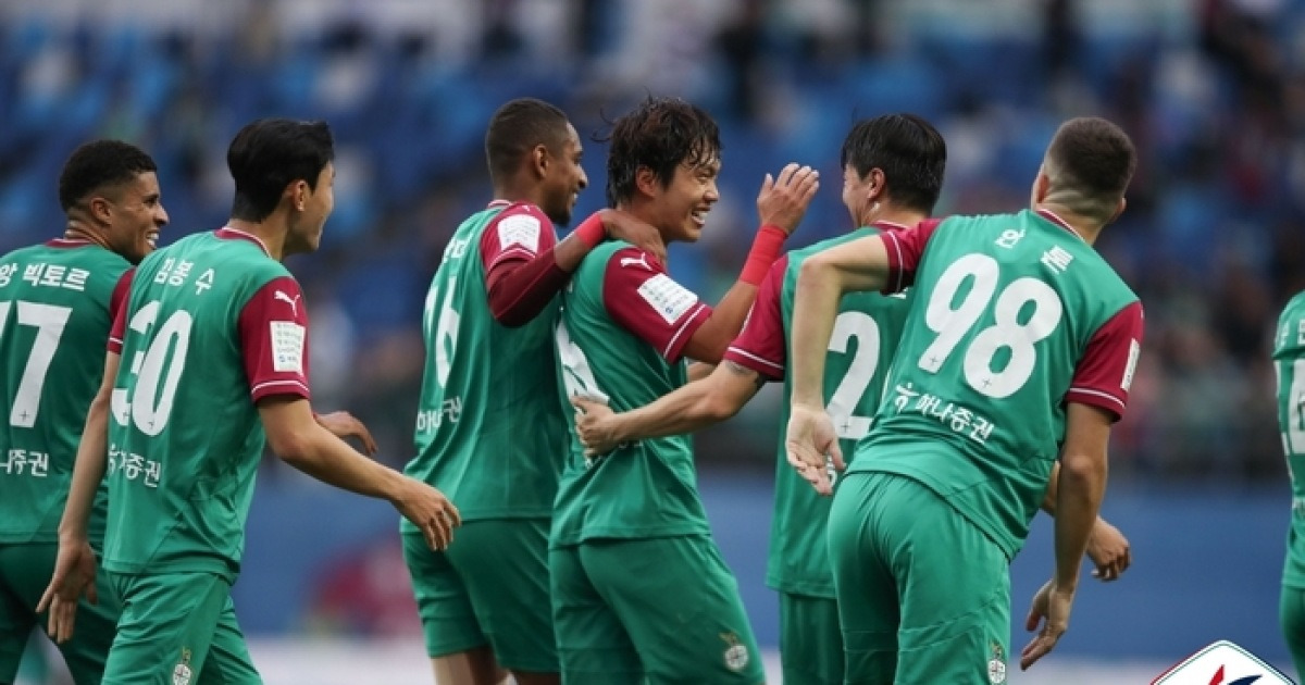 ‘이명재·주민규 연속골’ 대전, 포항 2-0으로 꺾고 3위 자리 고수…ACLE 티켓 보인다
