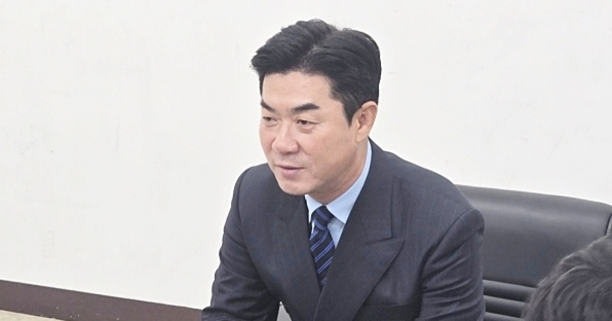 윤정환 감독