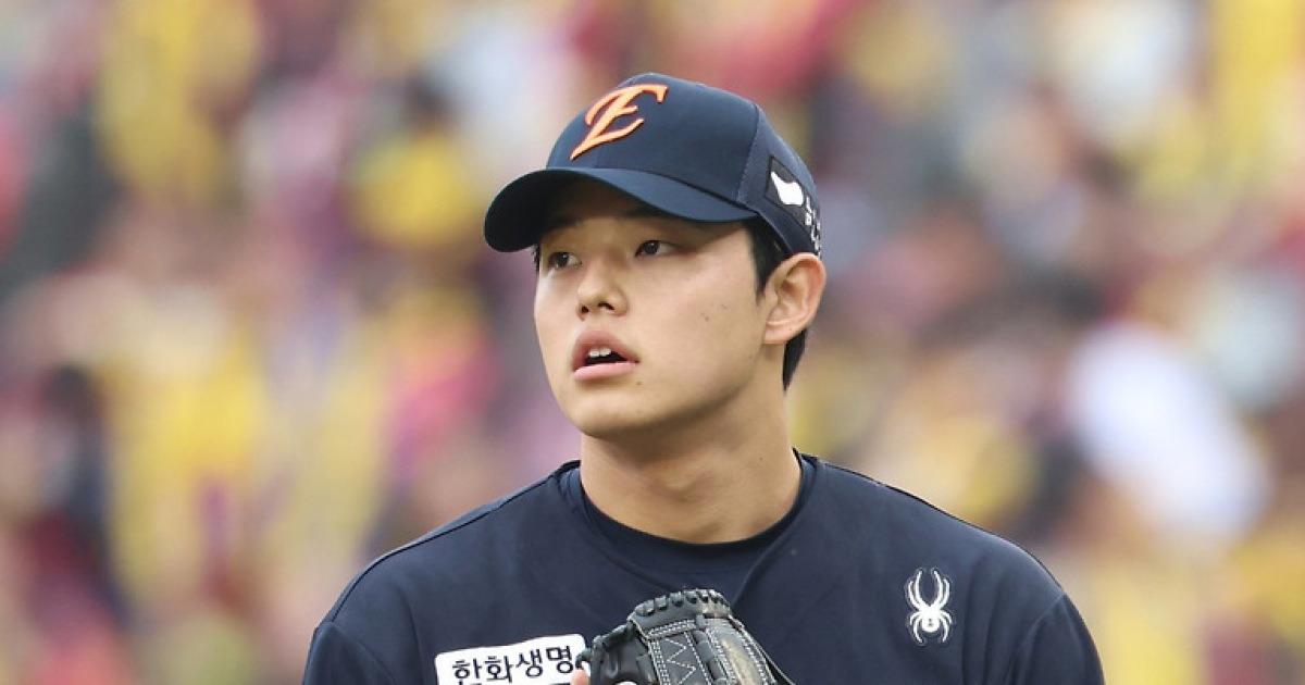 한화 문동주, 최고 구속 154㎞…5회 버티지 못하고 4.1이닝 4실점