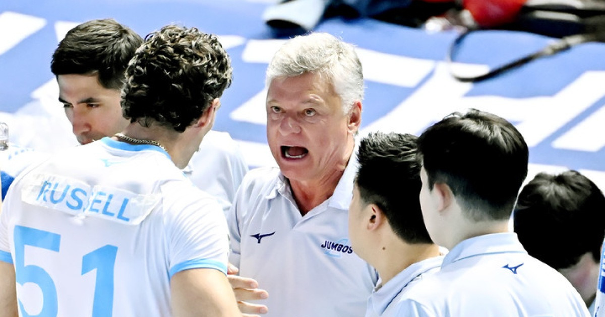 한국전력 항의에 KOVO "러셀 유니폼, 규정상 경기 시작 기준으로 기승인 유니폼과 같다고 판단"