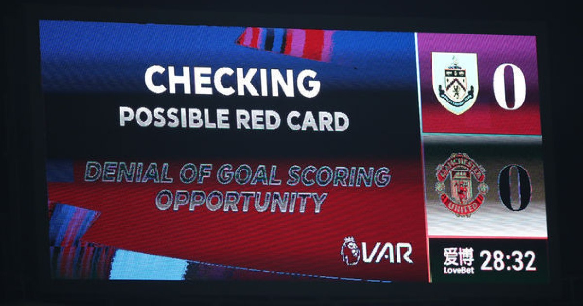 VAR, '경고 누적 퇴장'에도 개입하나...IFAB, 규정 개선안 검토