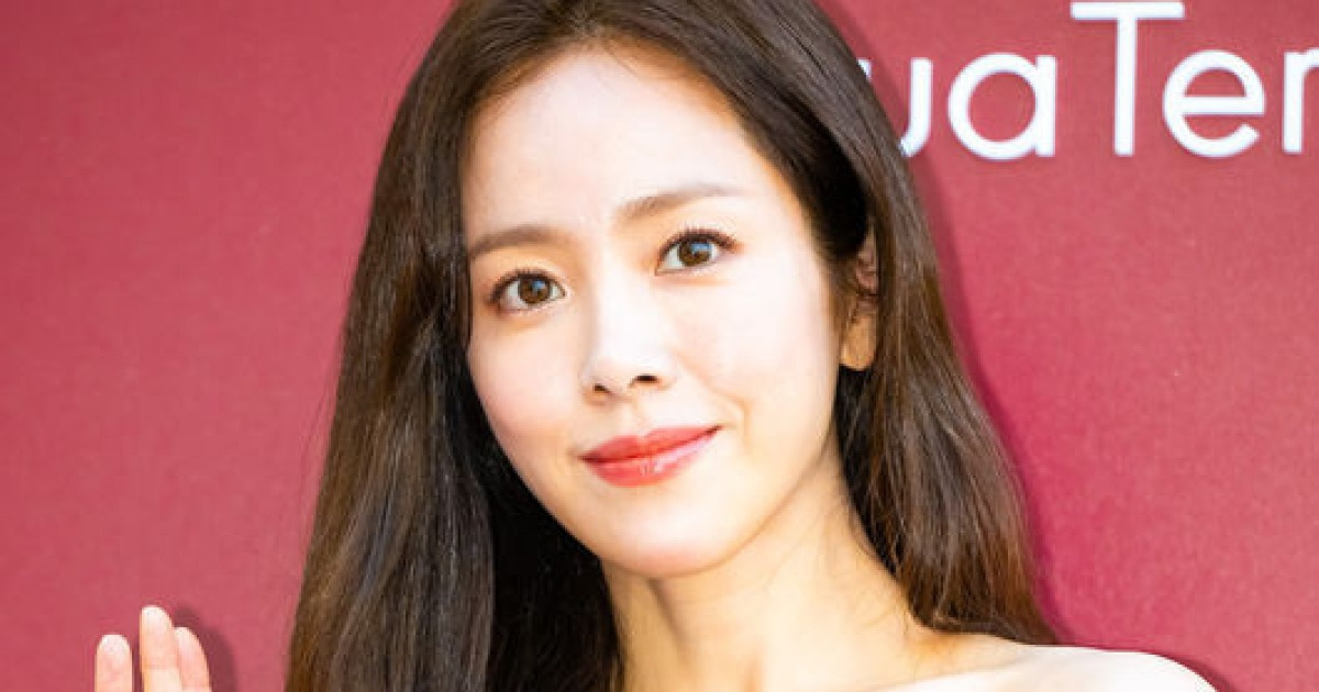 "최정훈과 열애 분노"..'한지민 협박' 30대女 불구속 기소