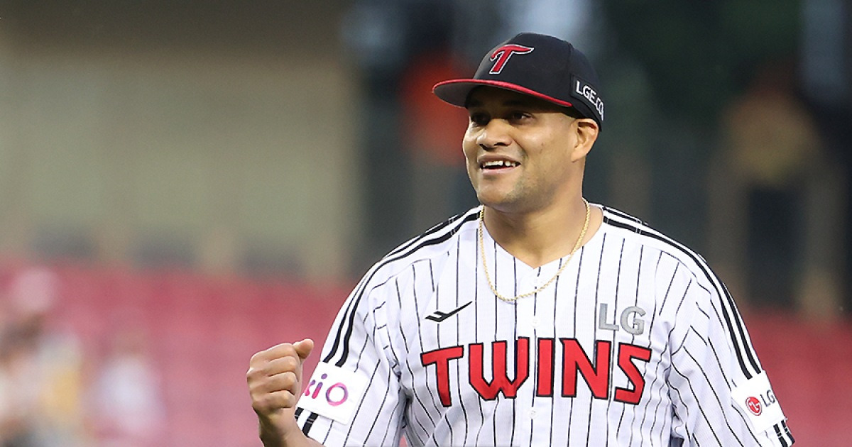 드디어 치료 끝났나…LG 13승 외국인투수 출격 준비 끝, 염경엽 "KS 4차전 선발 가능"