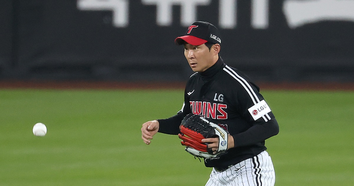 이게 LG 124억 유격수의 특급 센스다… 눈 뜨고 그냥 당한 한화, 김경문 항의도 소용 없었다