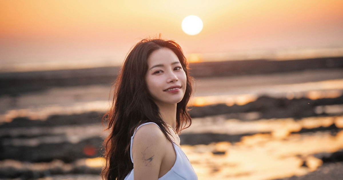 솔라, KBO 한국시리즈 3차전 애국가 제창…'승리 요정' 될까