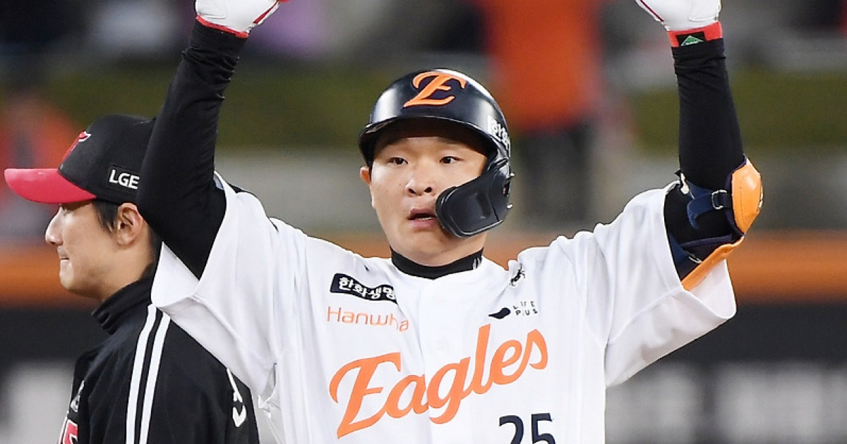 우주의 기운 LG라고?…'아빠'가 알린 대역전의 서막, "0% 확률? 13타수 무안타도 안타 칠 수 있다"
