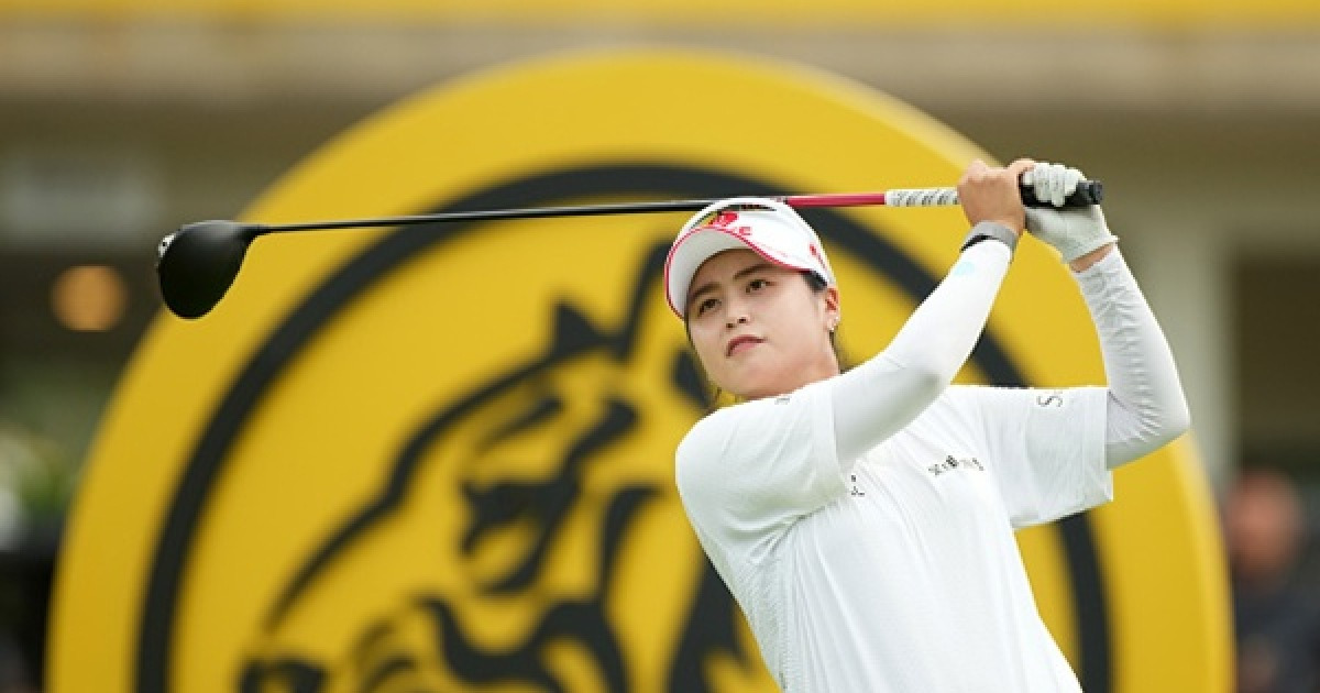 '첫 승 도전' 최혜진, LPGA 투어 메이뱅크 챔피언십 1R 단독 선두