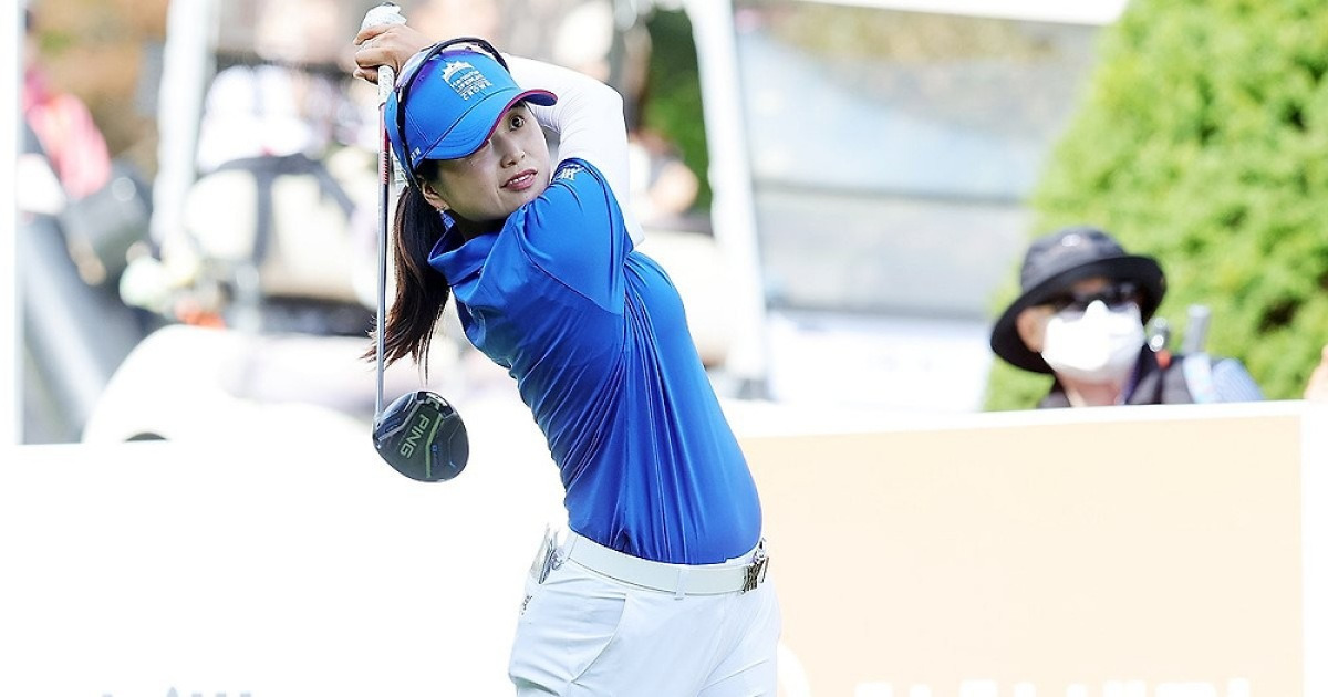 '무관 상금 1위' 최혜진, LPGA 메이뱅크 1라운드 8언더파