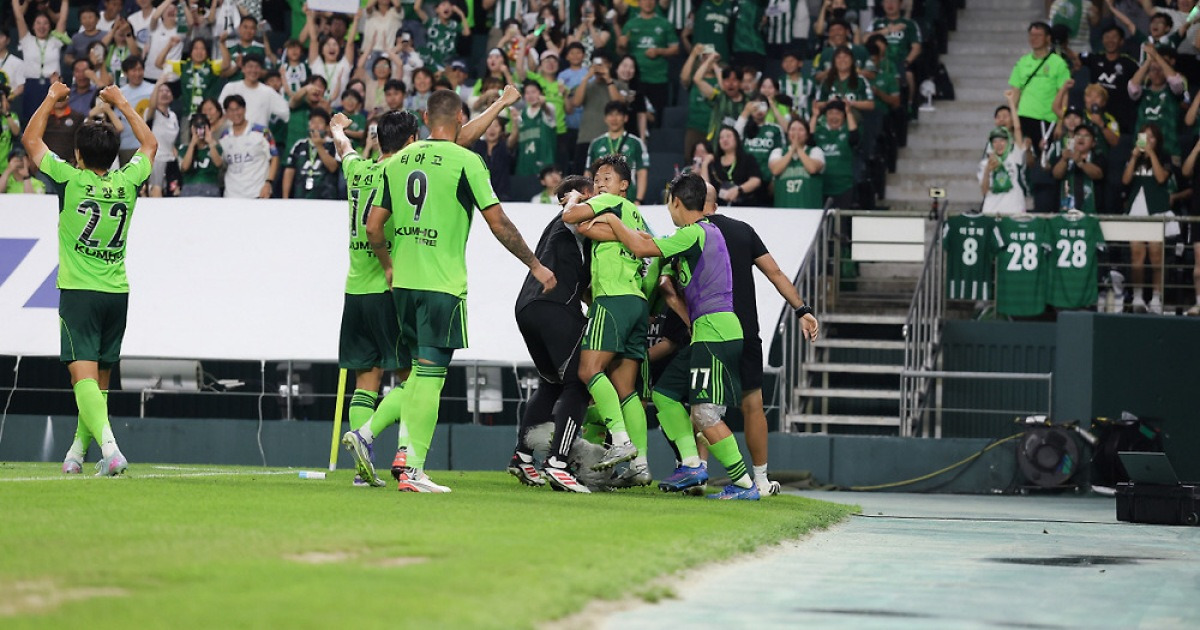 "2026년 K리그 판이 바뀐다" 외국인 선수 무제한 보유→22세 이하 의무 출전 완화…1부와 2부의 '상생', 진일보한 변화