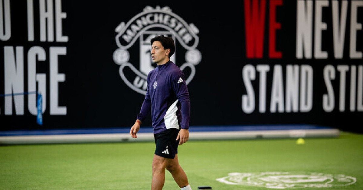 상승 곡선 타고 있는 맨유, ‘천군만마’ 얻는다…”마르티네스, 훈련에서 팀에 경쟁력 더해줘”