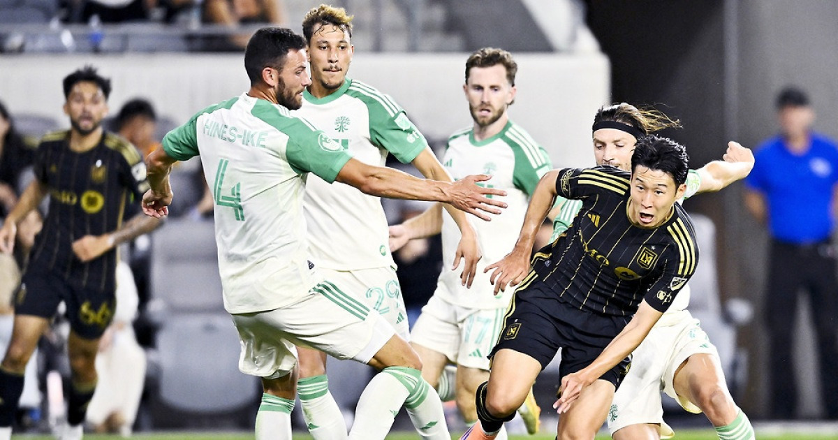 가을축구 뛴 손흥민, 짜릿한 첫승