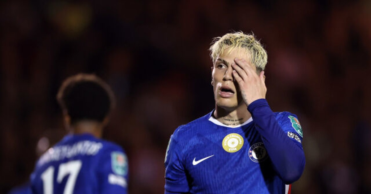 "누군가가 그를 현실로 돌아오게 해야 한다"…아르헨티나 전설, 맨체스터 유나이티드 떠난 '문제아' 향한 일침