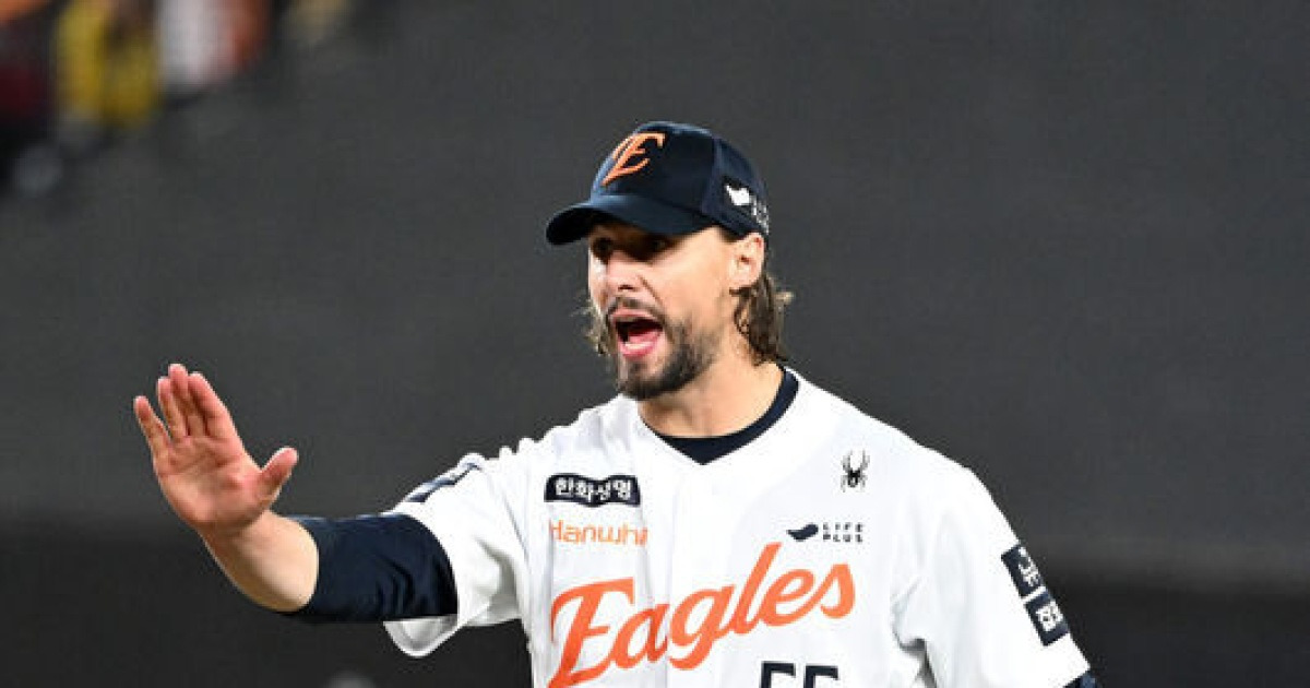 "115구까지 던지겠다" 교체 거부, 한화 충격패에 묻히기 아까운데…대전 예수 투혼, 깜짝 입국한 장인어른 앞 '인생투'