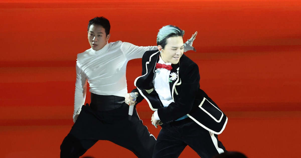 지드래곤, APEC 세계 정상도 사로잡은 'GD 파워'‥환영 만찬 무대 장식