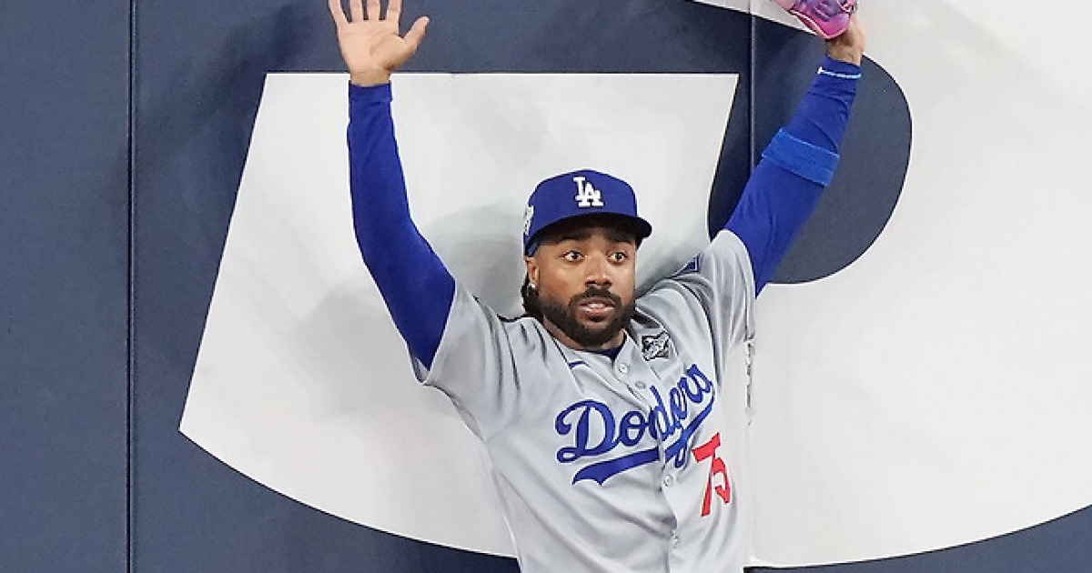 김혜성과 똑같이 0타석인데…다저스 살린 미친 판단, 그는 왜 두팔을 번쩍 들었나