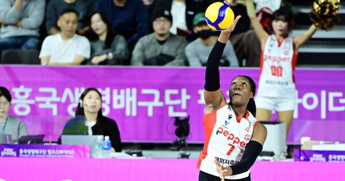 '장소연 매직·시마무라 효과·조이 복귀까지' 호재 '펑펑펑' 터진 페퍼저축은행 흥국생명 꺾고 연승 달려