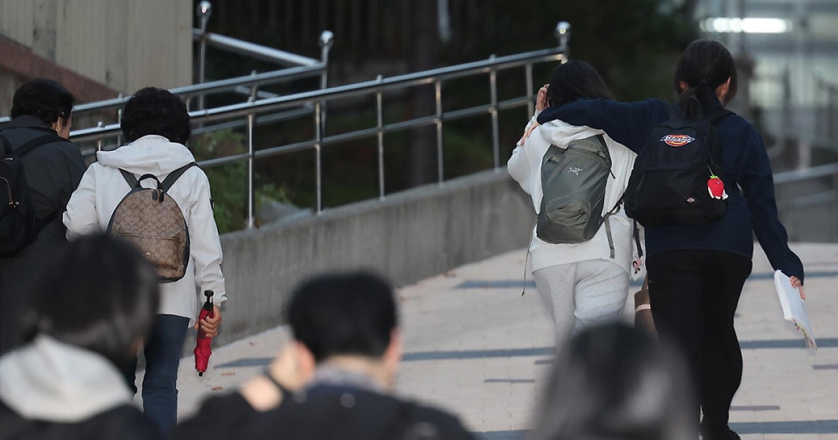 수능 시험장 현장 이미지
