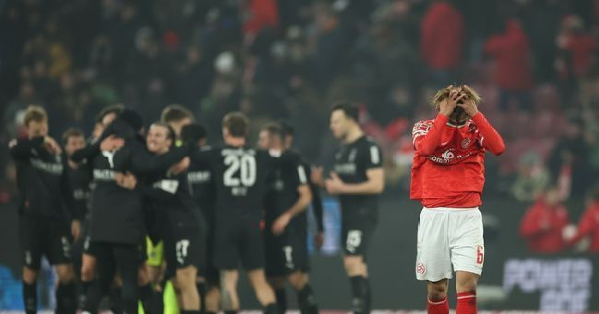 마인츠 05 대 묀헨글라트바흐 경기 장면