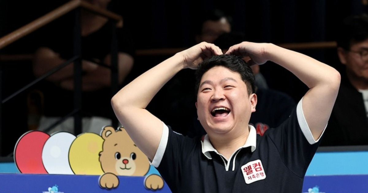 고양 킨텍스 PBA 스타디움에서 우승 세리머니를 펼치는 조건휘