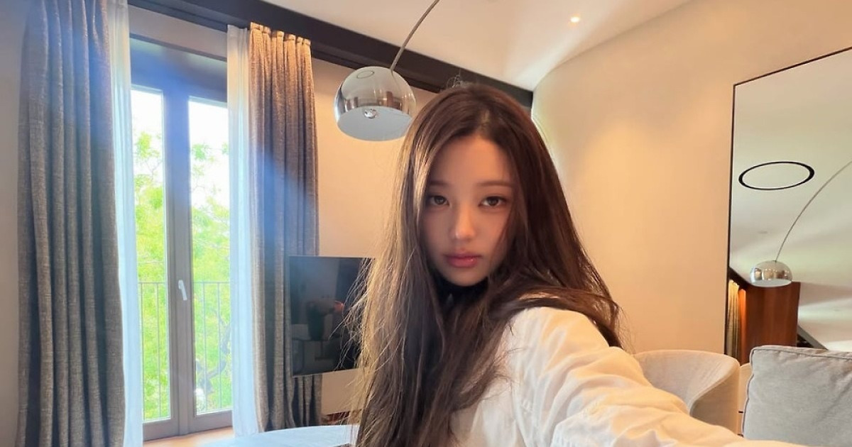 '22세' 장원영, '청순 만찢녀' 비주얼 제대로 뽐냈다…셔츠+청바지 셀카에 '심쿵'