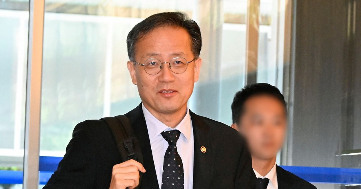 Photo: v.daum.net Lee Hyung-il Nominated as Finance Minister Amid Asset and Residence Scrutiny