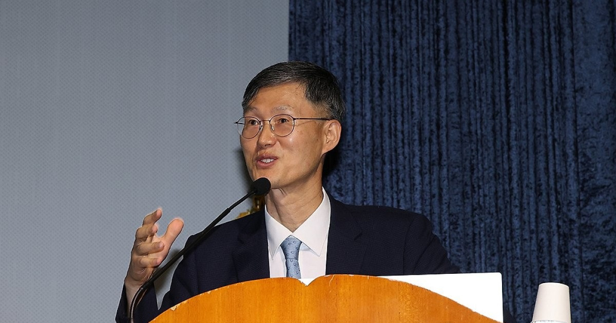 Photo: v.daum.net Ex-Constitutional Court Chief Moon: Lee Jin-sook Injunction Prevented Impeachment Trials from Halting