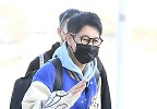 지석진 ‘톱스타급 손인사’