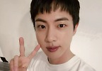 방탄소년단 진 ‘월드와이드 핸섬’ 비주얼, 예능 녹화→올림픽 성화 봉송 “바쁘다 바빠”