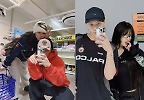 현아, ♥용준형이 선물한 900만원 명품백 들고 외출...풋풋한 7개월 차 \'신혼부부\'