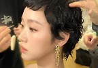 김고은, 파격 숏컷에 금빛 드레스…여신의 자태란 이런 것!