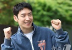 이제훈, 우중충한 날씨에도 비주얼 만개