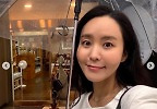 ‘최동석과 이혼’ 박지윤, 악기 수리→골프 라운딩..바쁜 일상 속 미모 빛나네