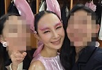\'56세\' 채시라, 핑크 토끼귀+용궁여왕 변신...\