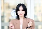 트와이스 미나 ‘예쁨도 두 배 하트도 두 배’