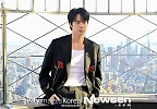 방탄소년단 진, 조명 없어도 이 정도…뉴욕 빛낸 조각미남