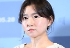 질문 경청하는 정지인 